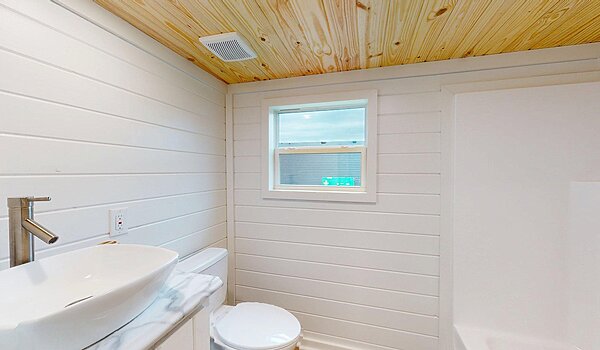 Brookside / The Blue Wing BCFH-215 Interior 125234